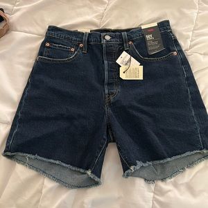 Levi || 501 Mid Thigh High Rise Short